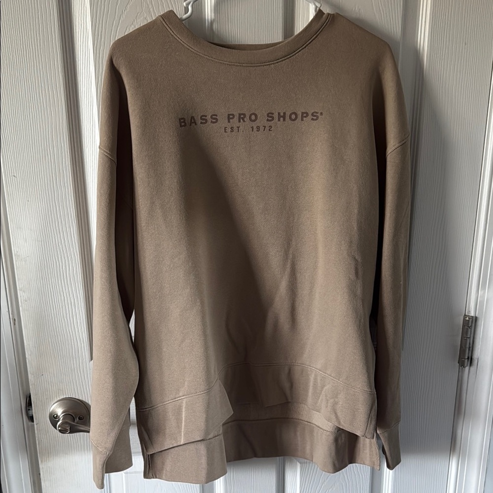 Bass Pro Shops Women’s Tan Crewneck